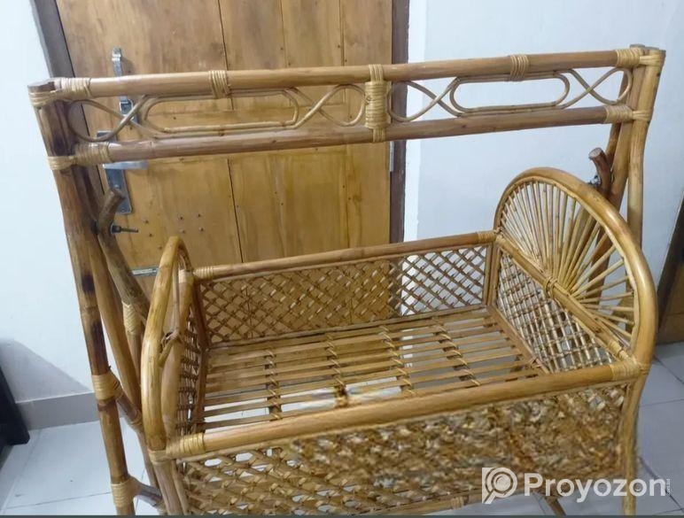 বেতের দোলনা