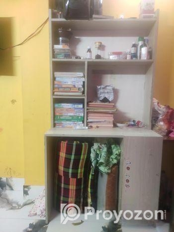 পড়ার টেবিল