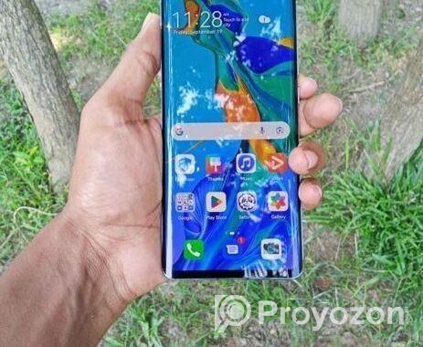 Huawei P30 Pro . (Used)