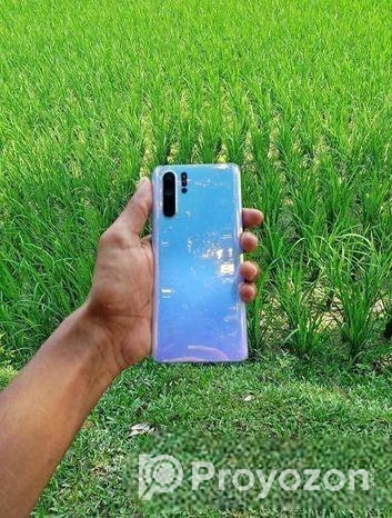 Huawei P30 Pro . (Used)