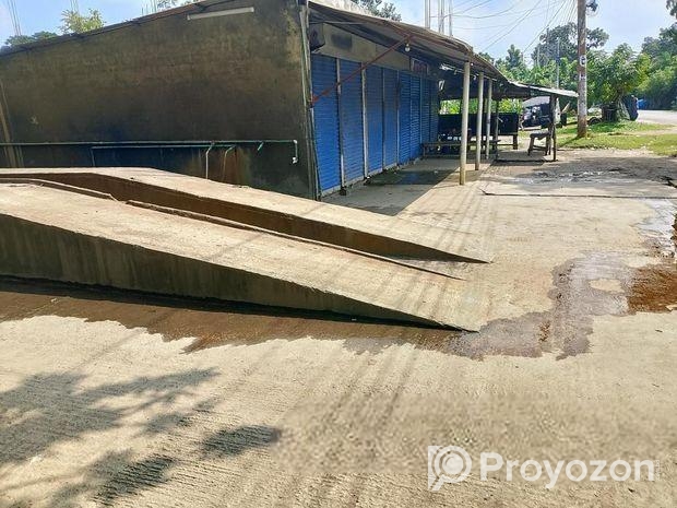 দোকান, কারওয়াস , টিউবওয়েল,সহ জমি বিক্রি