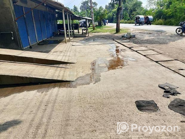 দোকান, কারওয়াস , টিউবওয়েল,সহ জমি বিক্রি