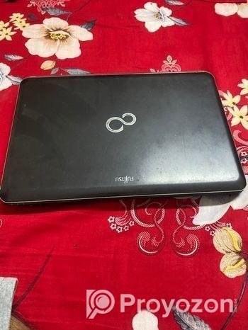Fujitsu Laptop Lh531