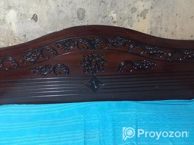 এই খাটটি বিক্রি করা হবে।