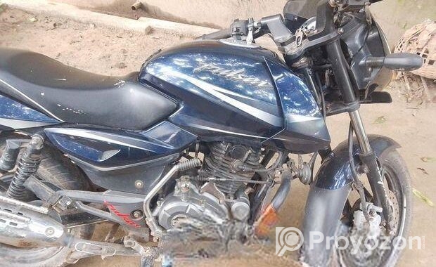 Bajaj Pulsar 150 . 2017