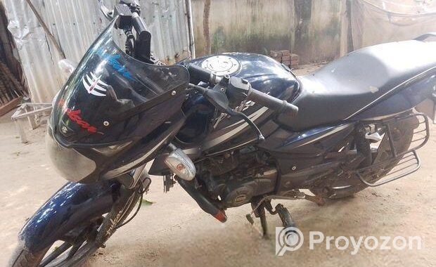 Bajaj Pulsar 150 . 2017