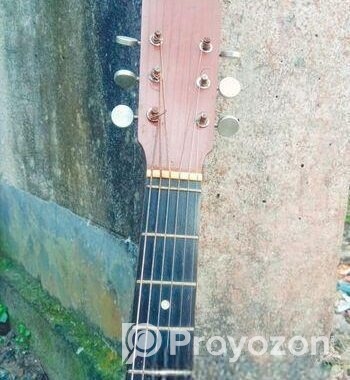 গিটার বিক্রি হবে