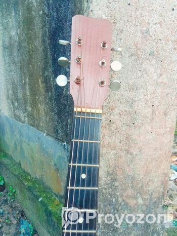 গিটার বিক্রি হবে