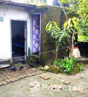 তিন কাঠা জমি সহ বাড়ি বিক্রয় করা হবে।