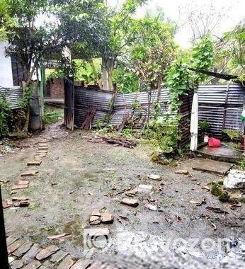 তিন কাঠা জমি সহ বাড়ি বিক্রয় করা হবে।
