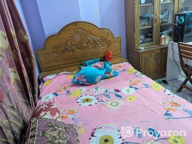 একাশি কাঠের খাট