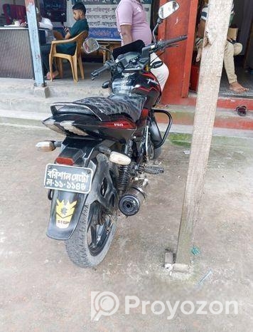 Bajaj Pulsar 150 . 2016