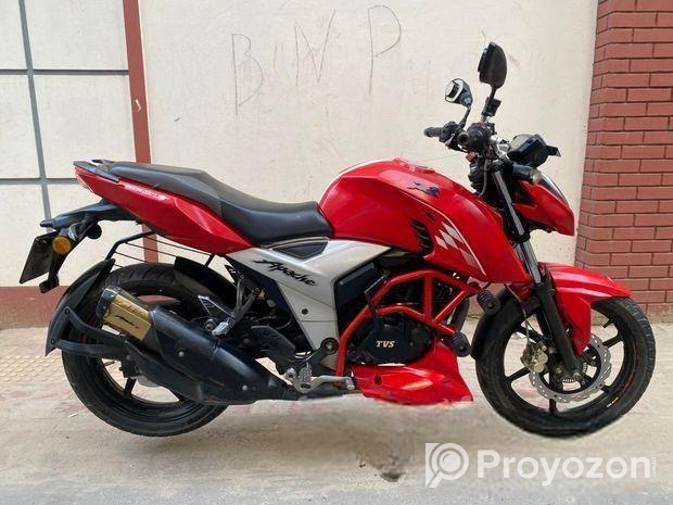 TVS Apache RTR . 2023