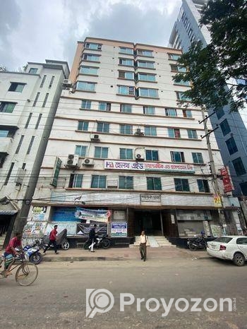 ফ্ল্যাট সাইজ: ১১৩৫ স্কয়ার ফিট