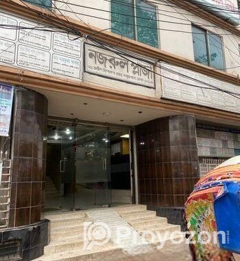 ফ্ল্যাট সাইজ: ১১৩৫ স্কয়ার ফিট
