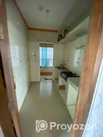 ফ্ল্যাট সাইজ: ১১৩৫ স্কয়ার ফিট