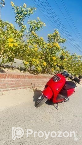 Yadea M6 E Bike 2023