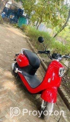 Yadea M6 E Bike 2023