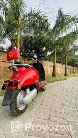 Yadea M6 E Bike 2023