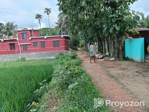 পটিয়া বাইপাসের সাথে সরাসরি সংযুক্ত ১৩ ফুট রাস্তার পাশে জমি বিক্রি