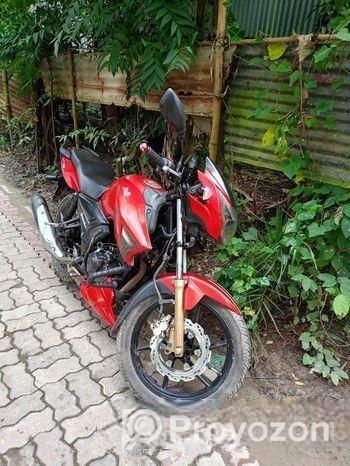 TVS Apache RTR . 2022