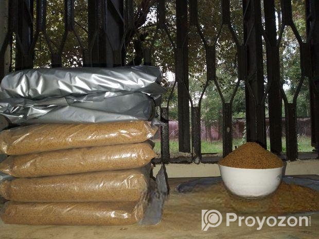 গ্রামীণ স্বাদের আখের লাল সুগার ।