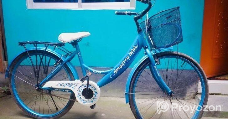 Ladys Bicycle For Sale (almost New Look)