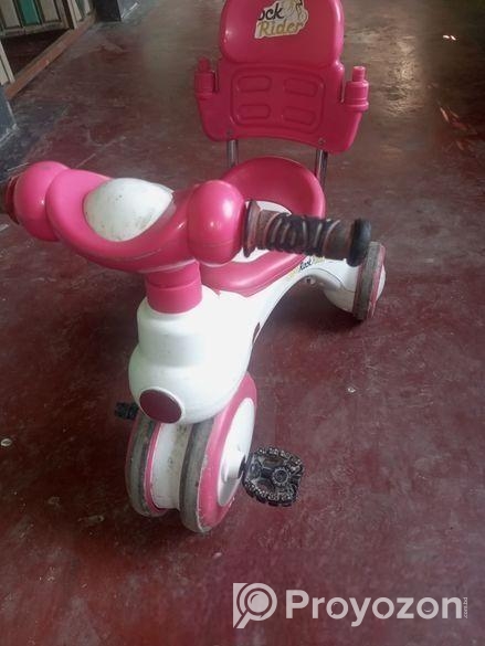 Rockrider ছোট বাচ্চাদের গাড়ি তিন মাস ব্যবহৃত হয়