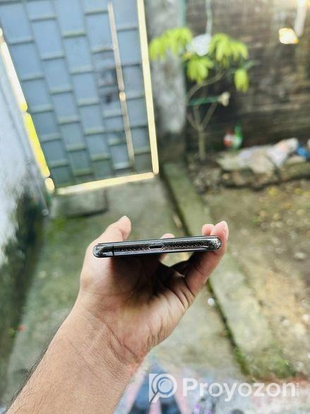 Apple iPhone XS Max . (Used)