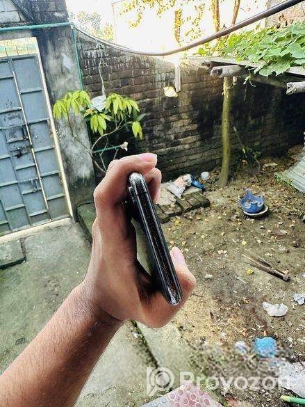 Apple iPhone XS Max . (Used)