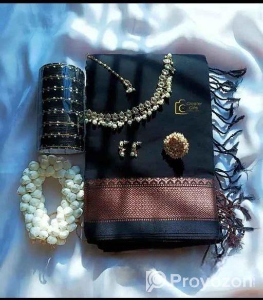 নিউ শাড়ি