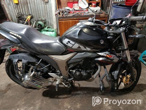 Suzuki Gixxer . 2022