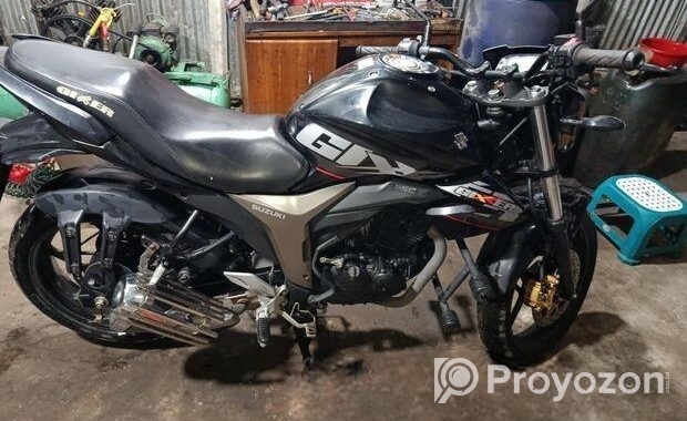 Suzuki Gixxer . 2022