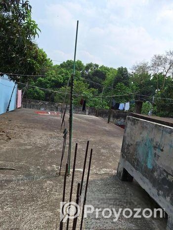 ডেমরাতে ৩.৩০ কাঠা জমি বিক্রি করা হবে।