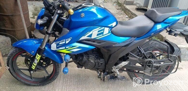 Suzuki Gixxer . 2021