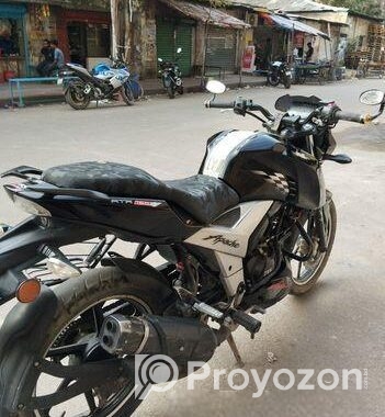 TVS Apache RTR 160 . 2024