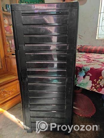 ওয়্যারড্রব বিক্রি হবে