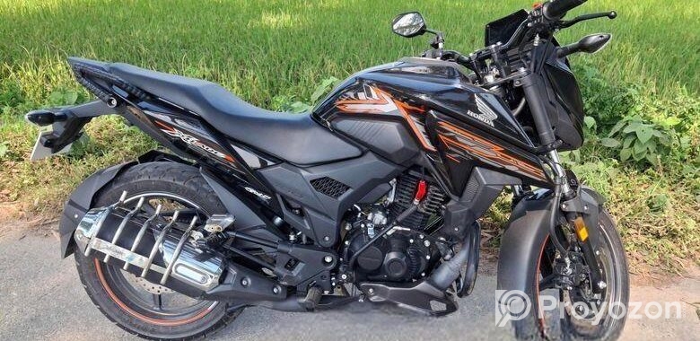 Honda X Blade 2025