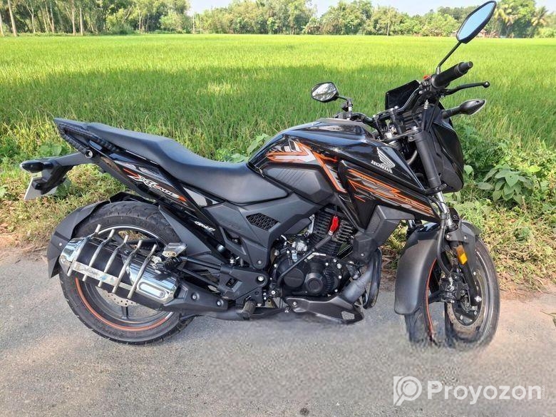 Honda X Blade 2025