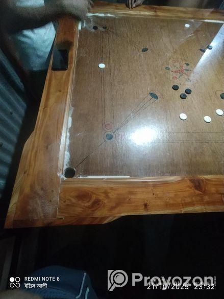 Carrom board
