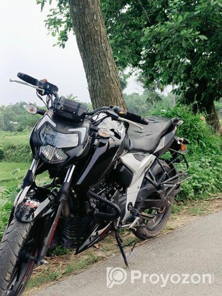 TVS Apache RTR 160 . 2022