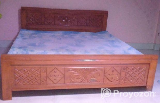 পাকা মেহেগুনি কাঠের খাট