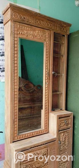 নতুন ড্রেসিং টেবিল