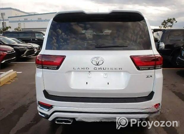 Toyota Land Cruiser Zx 3.5L Patrol V8 2022