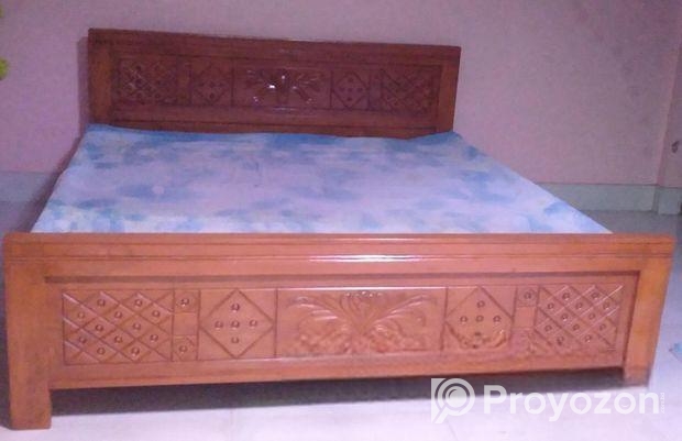 পাকা মেহেগুনি কাঠের খাট