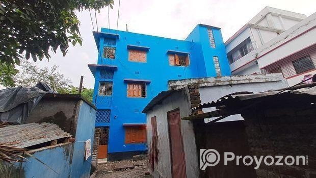 তিনতলা বাড়ি সহ জমি বিক্রয় করা হবে