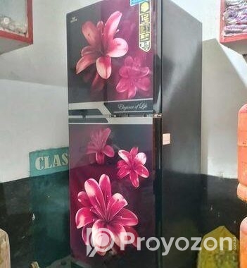 একটি ফ্রিজ বিক্রি হবে