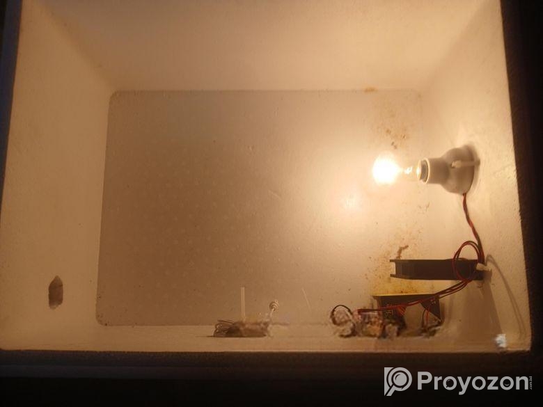 ডিম ফুটানোর মেশিন