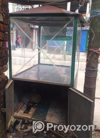 একটি চটপটি / ফুসকার মজবুত গাড়ি বিক্রি হবে।