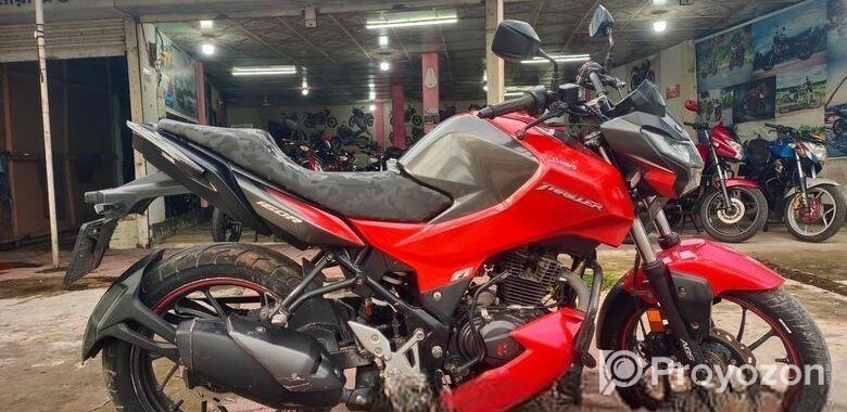 Hero Thriller 160R Refresh 2022